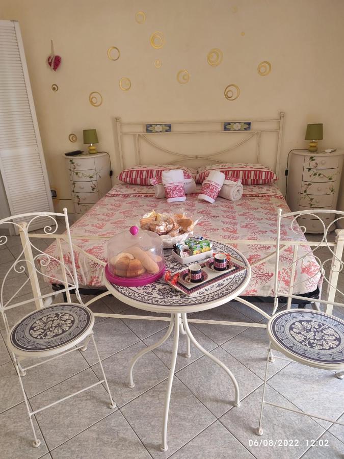 B&B Lety Alghero Bagian luar foto